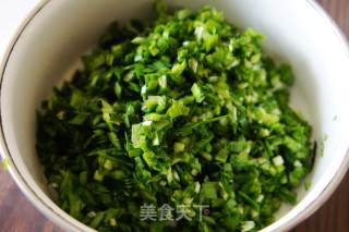 烫面玫瑰花水煎包的做法步骤：7