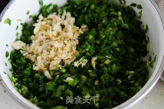 烫面玫瑰花水煎包的做法步骤：8