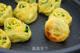 烫面玫瑰花水煎包的做法步骤：20