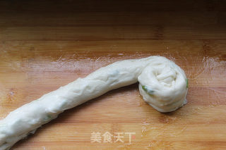 葱油酥酱香手撕饼的做法步骤：7