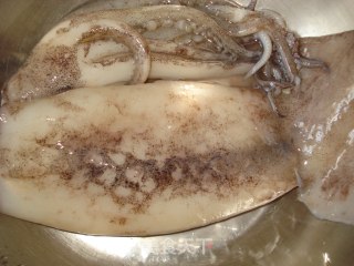 鱿鱼两吃的做法步骤：1