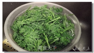 麻酱茼蒿的做法步骤：1