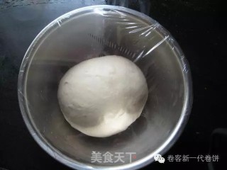 卷客教你做自制番茄披萨的做法步骤：4