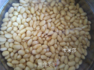 黄豆牛肉辣酱的做法步骤：1