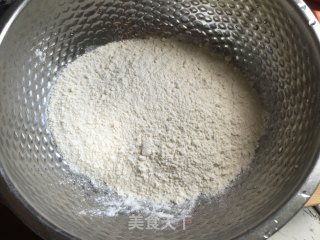 鸡油葱香手撕饼的做法步骤：1