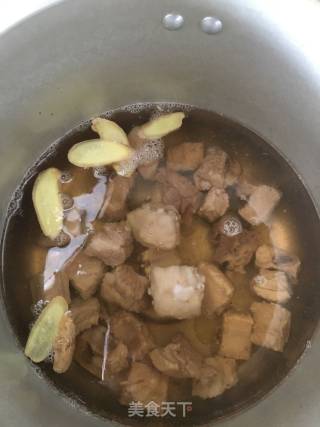 糖醋排骨之萝卜汤的做法步骤：3