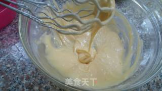 小黄鸭酸奶戚风蛋糕的做法步骤：6