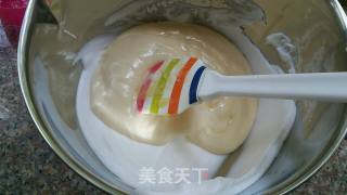 小黄鸭酸奶戚风蛋糕的做法步骤：12