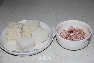 素东坡肉的做法步骤：1