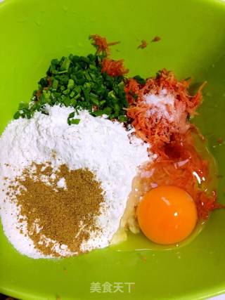 胡萝卜饼的做法步骤：2