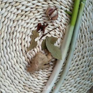 葱烧土豆排骨的做法步骤：3