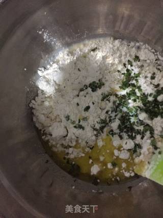 葱香苏打饼干的做法步骤：2