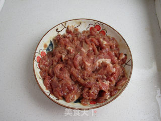 酸菜炒牛肉丝的做法步骤：3