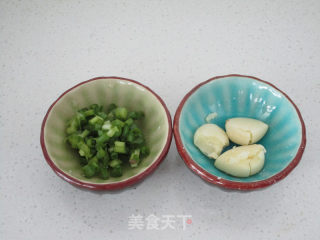 酸菜炒牛肉丝的做法步骤：4