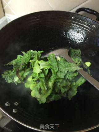 莴笋叶炒蚕豆的做法步骤：6