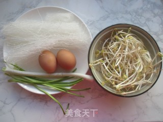 粉丝炒鸡蛋的做法步骤：1