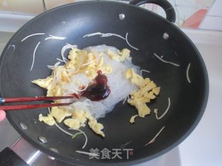 粉丝炒鸡蛋的做法步骤：8