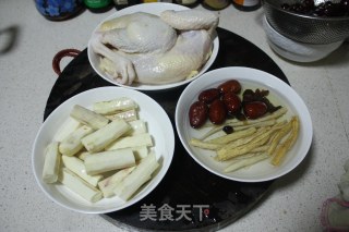养生鸡汤的做法步骤：1