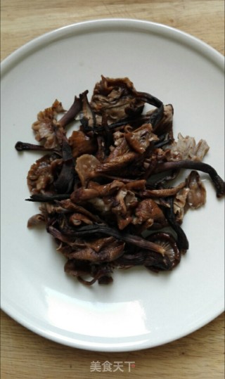 小鸡烧肉蘑的做法步骤：3