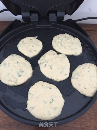 快手早餐之黑胡椒芹菜鸡蛋饼的做法步骤：3