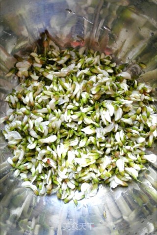 蒸槐花-清热凉血的做法步骤：3