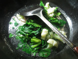 里脊肉菠菜花菜羹的做法步骤：6