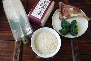 腊鸭腿焗饭的做法步骤：1
