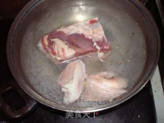 梅菜扣肉（私房菜-3）的做法步骤：1