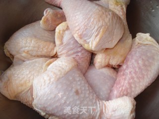 红烧琵琶鸡腿的做法步骤：1