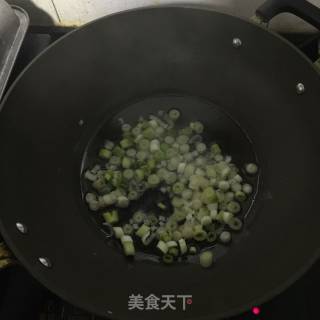西红柿鸡蛋面的做法步骤：3