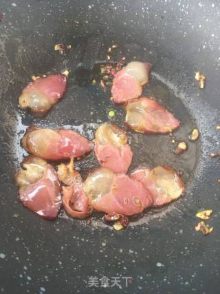 腊肉炒荷兰豆的做法步骤：6