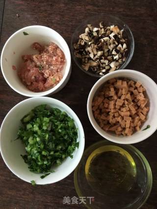 香菇瘦肉粥的做法步骤：1
