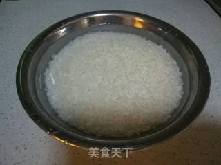 腊味煲仔饭的做法步骤：1
