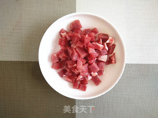 【黑椒苹果里脊肉】的做法步骤：1