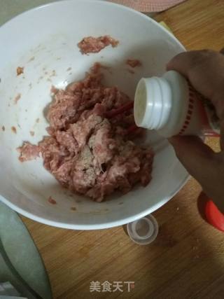 自制好吃又简单的肉肠哦的做法步骤：3