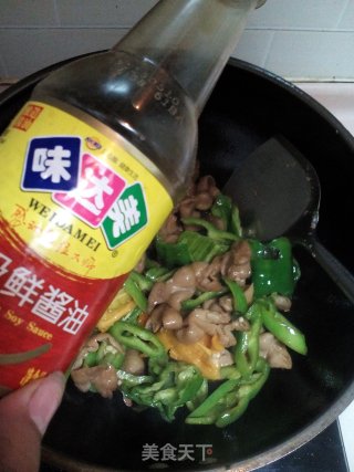 尖椒炒大肠的做法步骤：5
