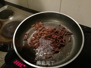 青椒牛肉丝（家常下饭菜）的做法步骤：4