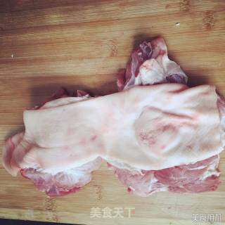 红焖大盘肘子????的做法步骤：2