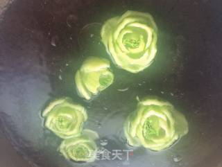玫瑰煎饺的做法步骤：7