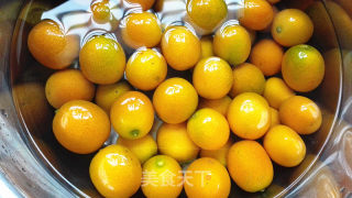 糖渍金钱桔的做法步骤：2