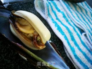 蒜蓉粉丝蒸青口的做法步骤：1