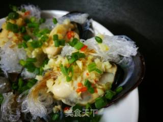 蒜蓉粉丝蒸青口的做法步骤：2