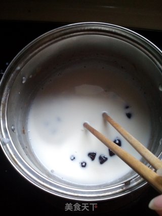 QQ糖葡萄干果冻的做法步骤：4