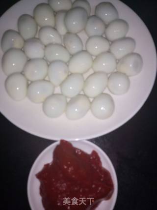 茄汁鹌鹑蛋的做法步骤：1