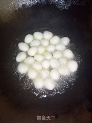 茄汁鹌鹑蛋的做法步骤：2