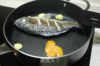 萝卜丝鲫鱼汤的做法步骤：3