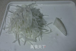 萝卜丝鲫鱼汤的做法步骤：5