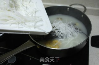 萝卜丝鲫鱼汤的做法步骤：6