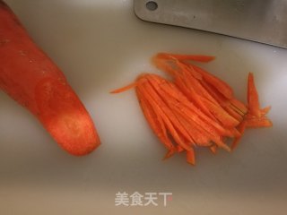 胡萝卜炒牛肉丝的做法步骤：3