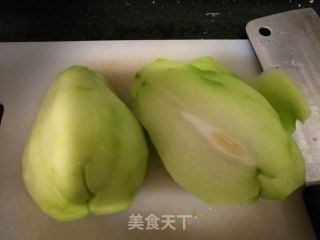 清炒佛手瓜的做法步骤：2